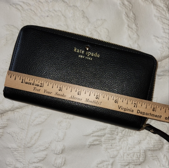 Kate Spade Wallet. Excellent condition. - Picture 5 of 5